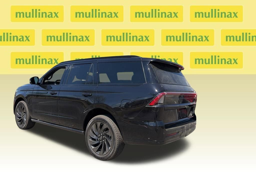 Used 2025 Lincoln Navigator Reserve w/ Jet Appearance Package image 8