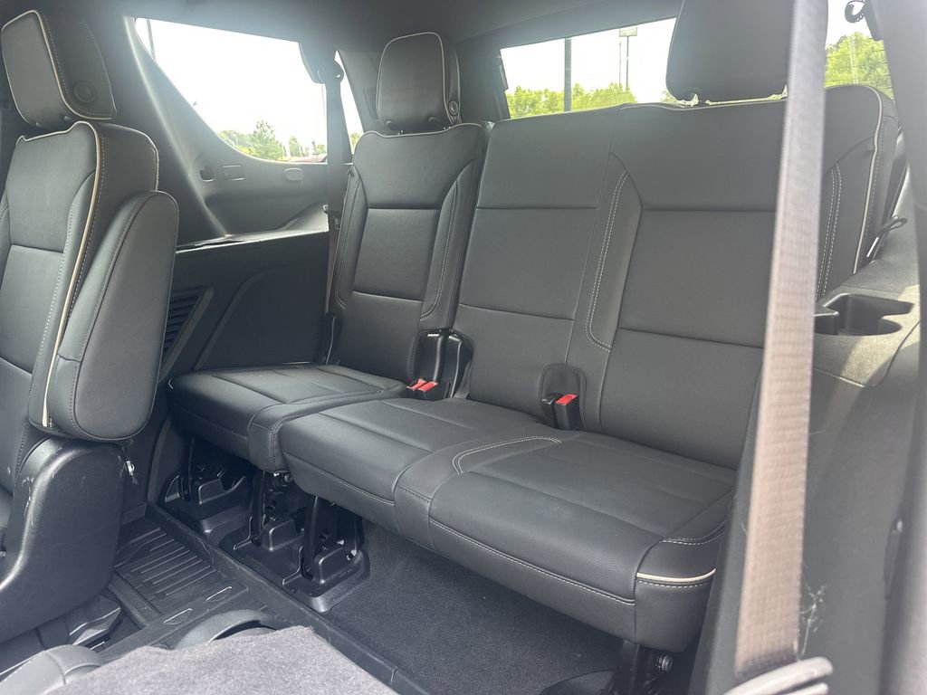 Used 2024 GMC Yukon SLT w/ SLT Luxury Package image 29