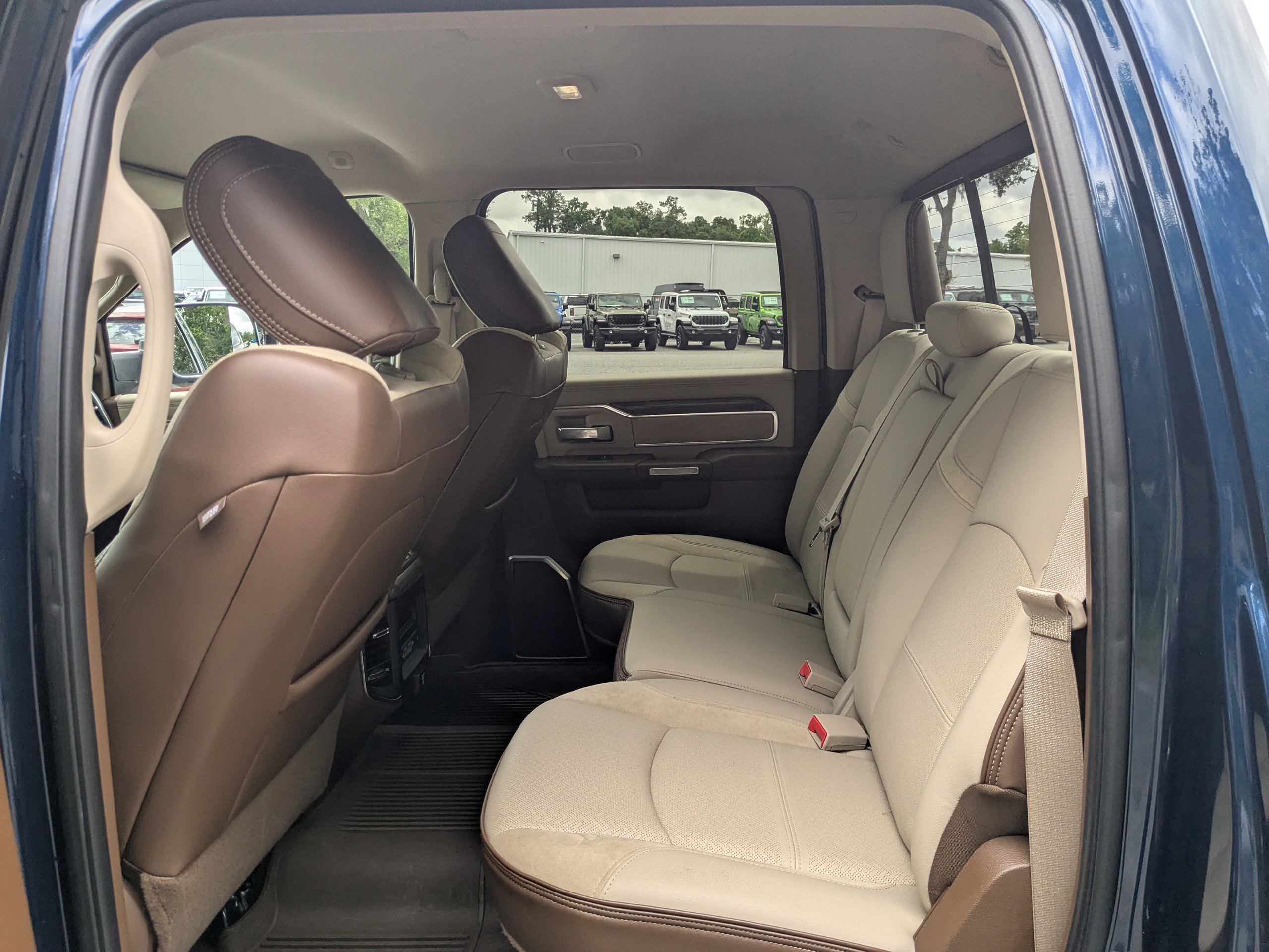 Used 2019 RAM 2500 Laramie AWD/4WD image 13