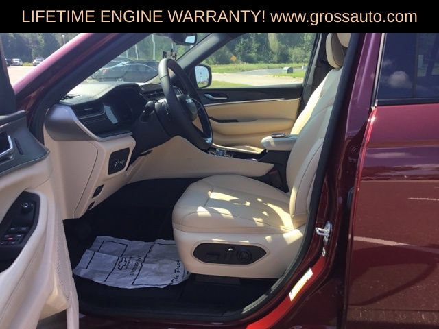 Used 2024 Jeep Grand Cherokee Limited AWD/4WD image 14