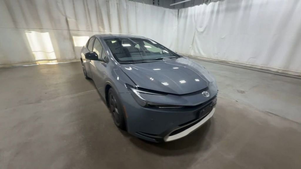 Used 2025 Toyota Prius Plug-In Hybrid FWD image 2
