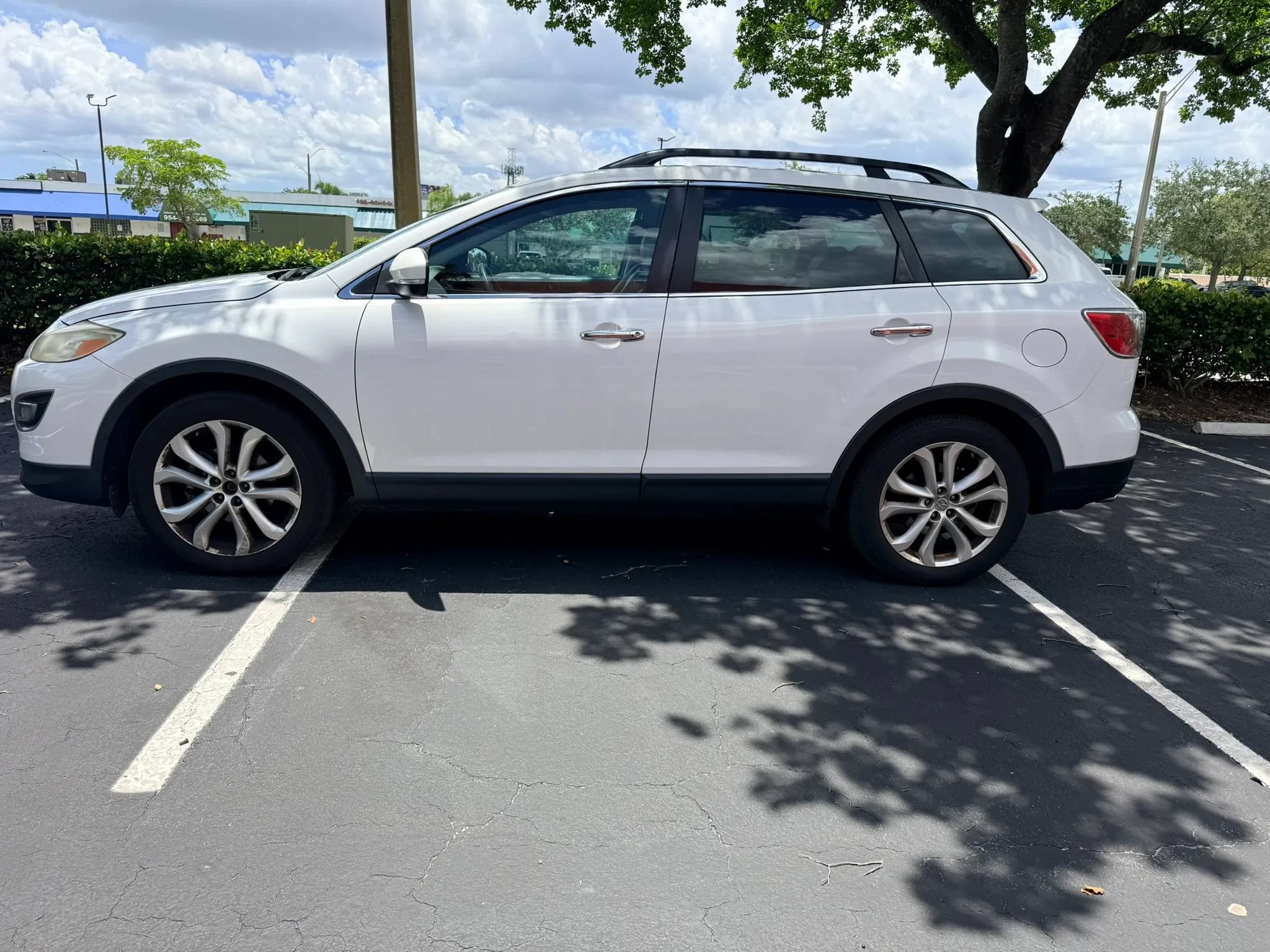 Used 2011 MAZDA CX-9 Grand Touring w/ Moonroof & Bose Audio Pkg AWD/4WD image 5