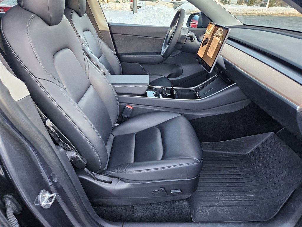 Used 2020 Tesla Model Y Long Range image 25