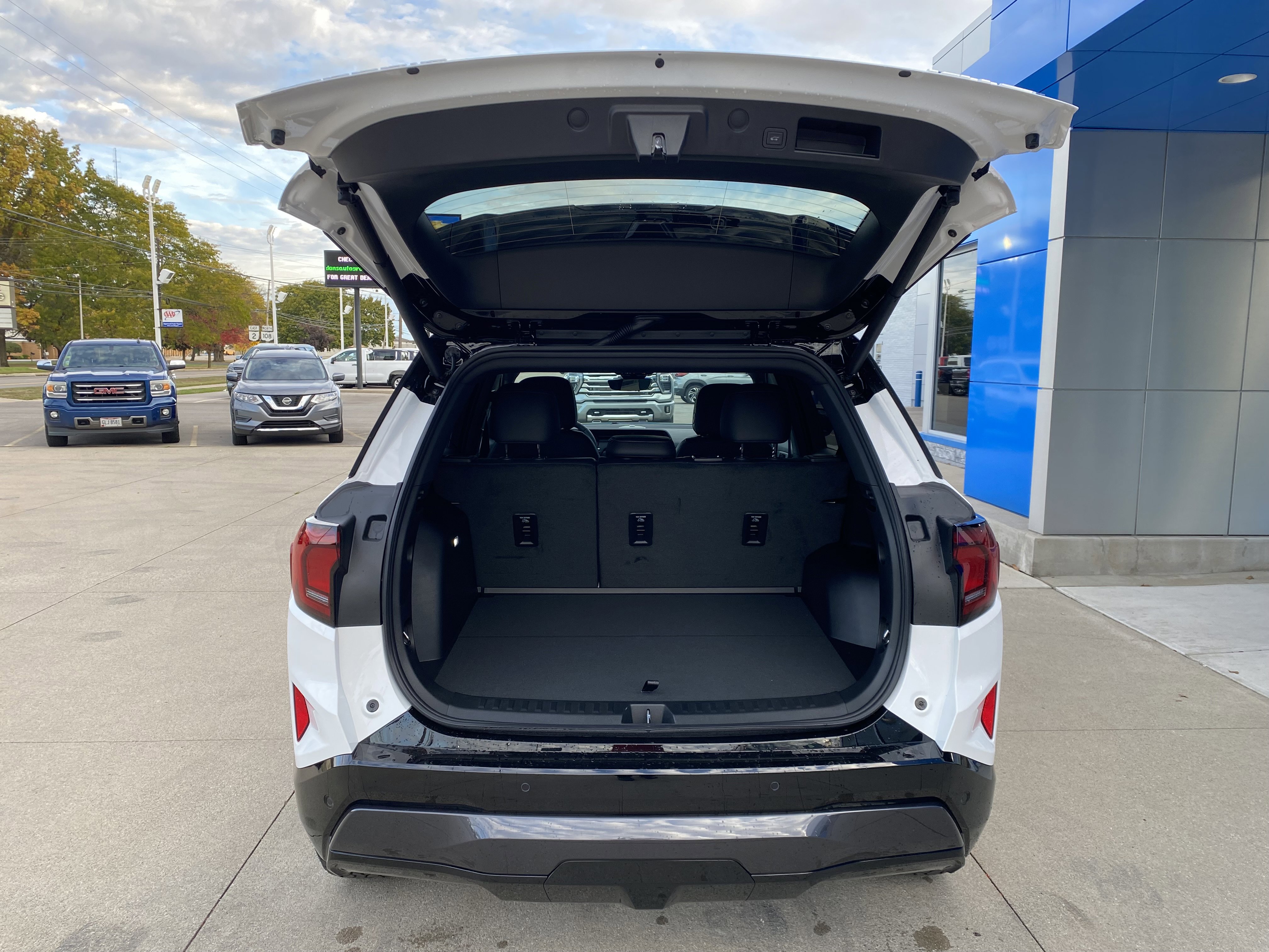 New 2026 GMC Terrain AT4 w/ Convenience Package III image 12