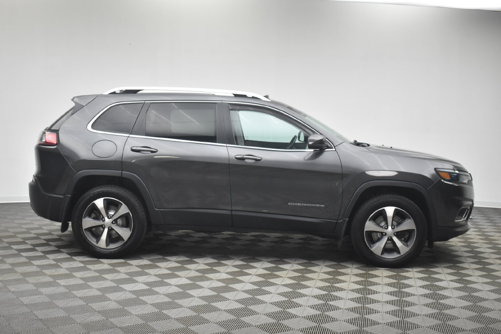 Used 2021 Jeep Cherokee Limited w/ Elite Package AWD/4WD image 11