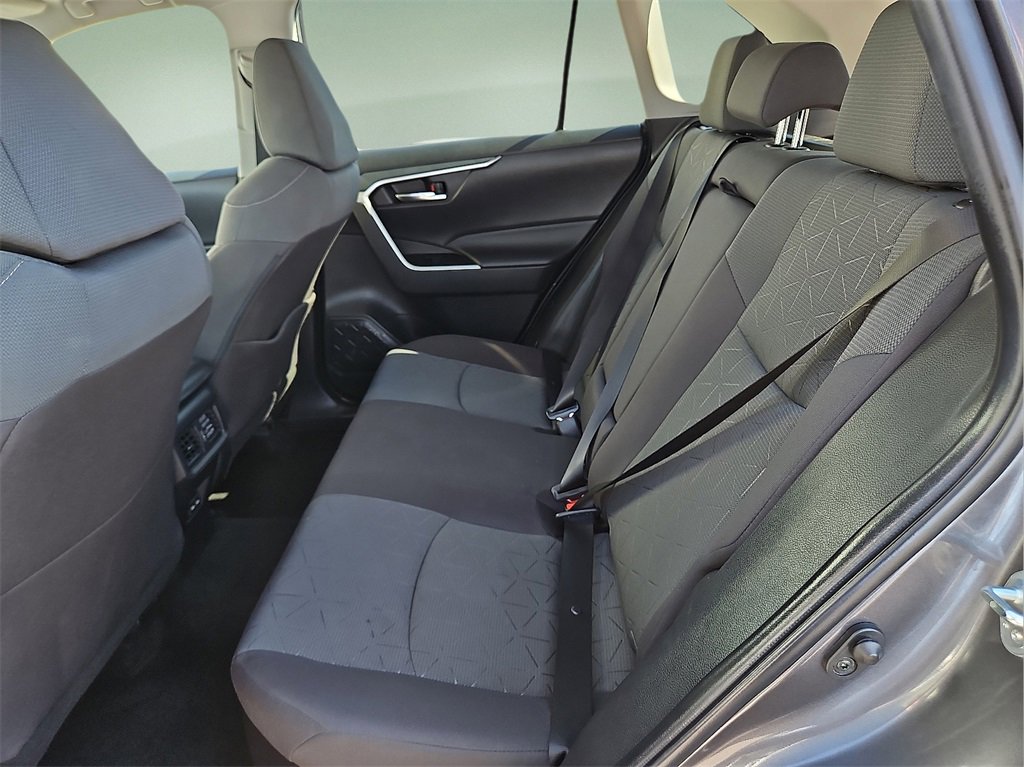Used 2022 Toyota RAV4 XLE image 10
