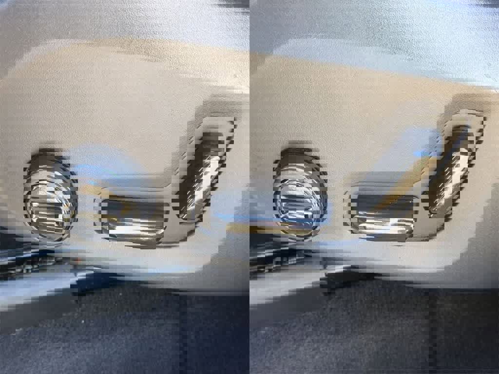 Used 2024 Volvo XC60 B5 Plus w/ Protection Package Premier image 16