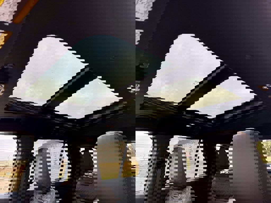 Certified 2025 Ford Explorer Platinum w/ LUX Leather Package AWD/4WD image 34