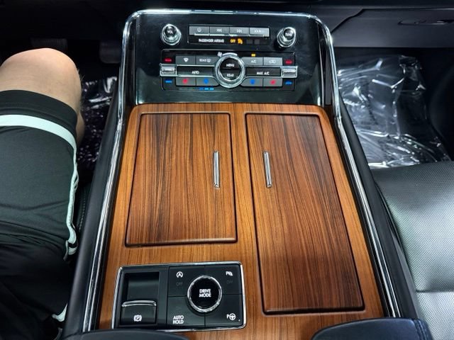 Used 2019 Lincoln Navigator Reserve AWD/4WD image 42