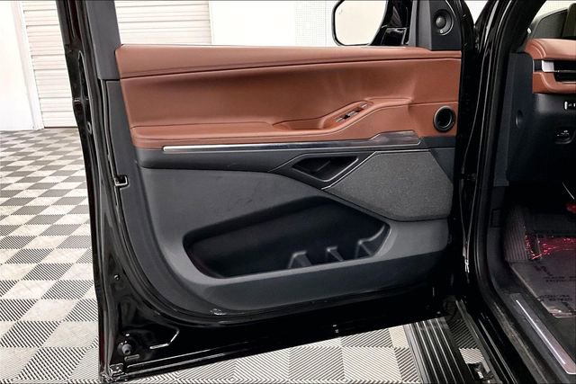 Used 2025 Lincoln Navigator Reserve image 22