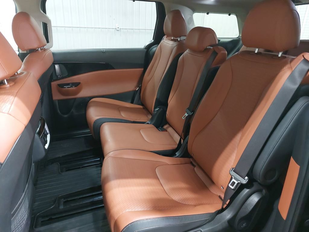 Used 2024 Kia Carnival SX Prestige image 15