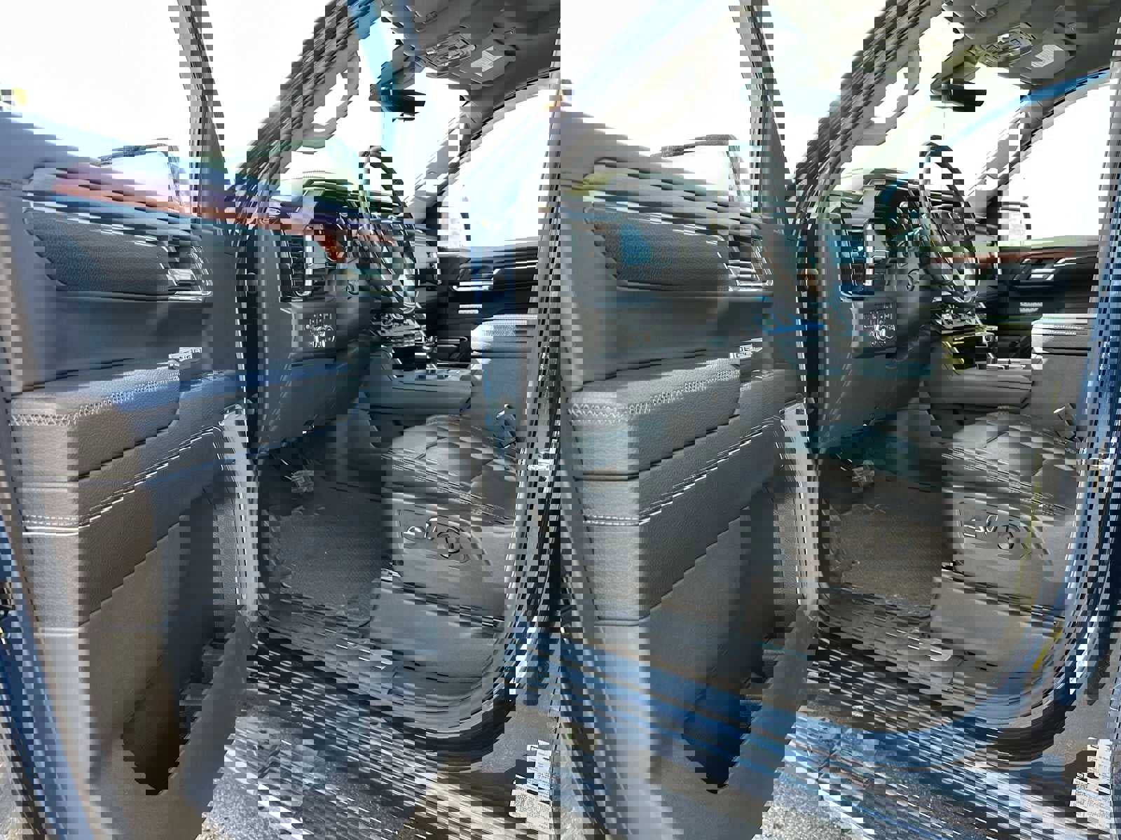 Used 2023 GMC Sierra 1500 Denali w/ Technology Package image 20