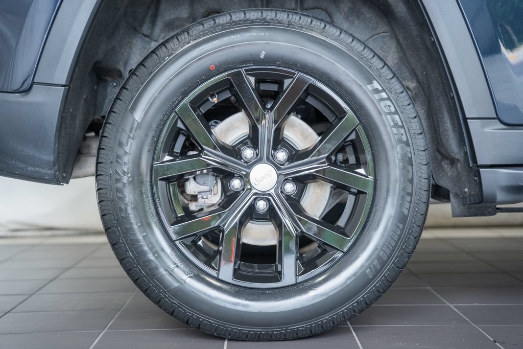 Certified 2023 Jeep Grand Cherokee Limited AWD/4WD image 21