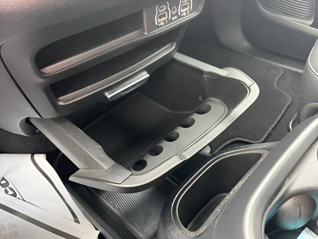 Used 2025 Chrysler Pacifica Select FWD image 21