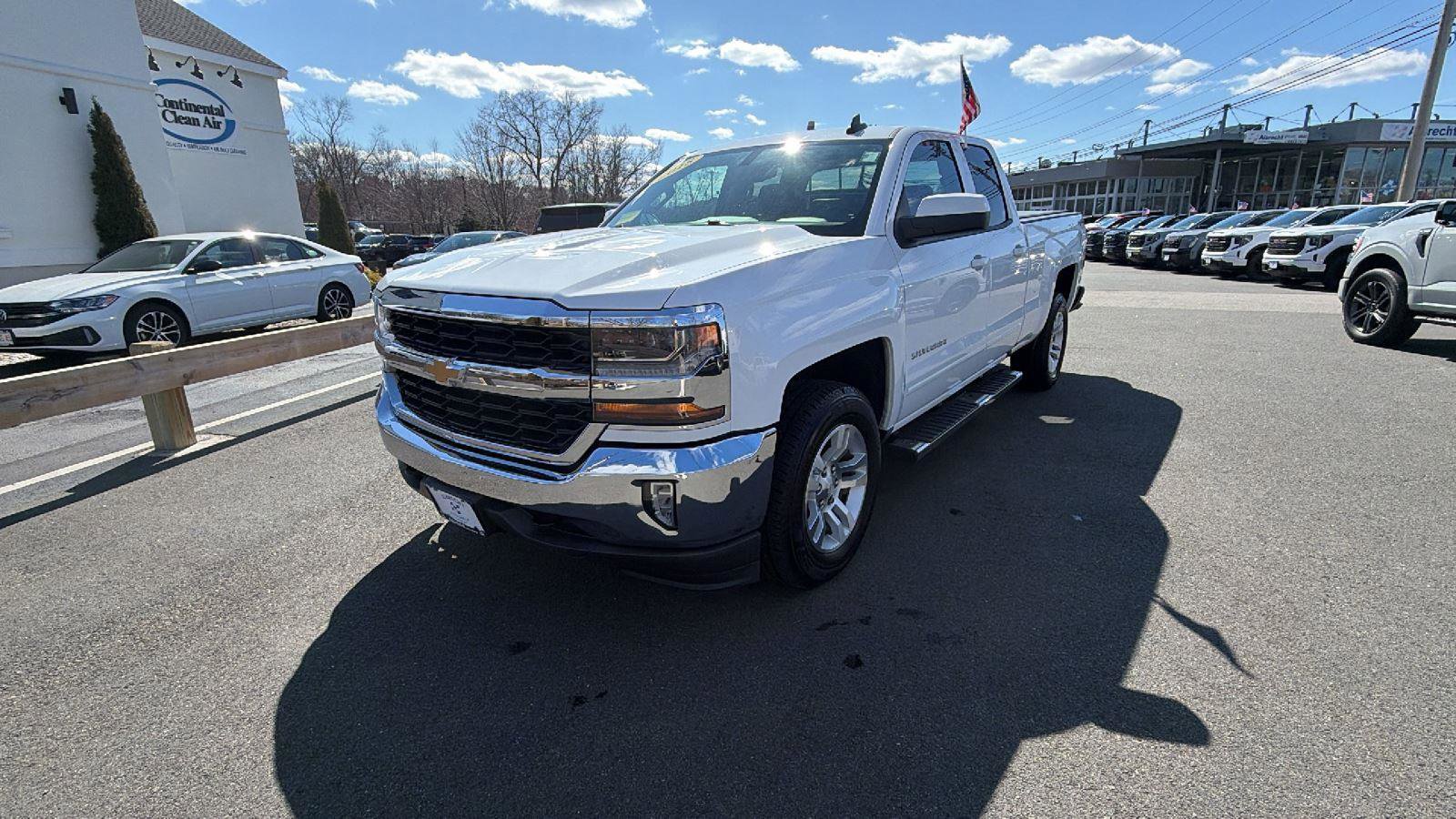 Used 2018 Chevrolet Silverado 1500 LT w/ All Star Edition image 3