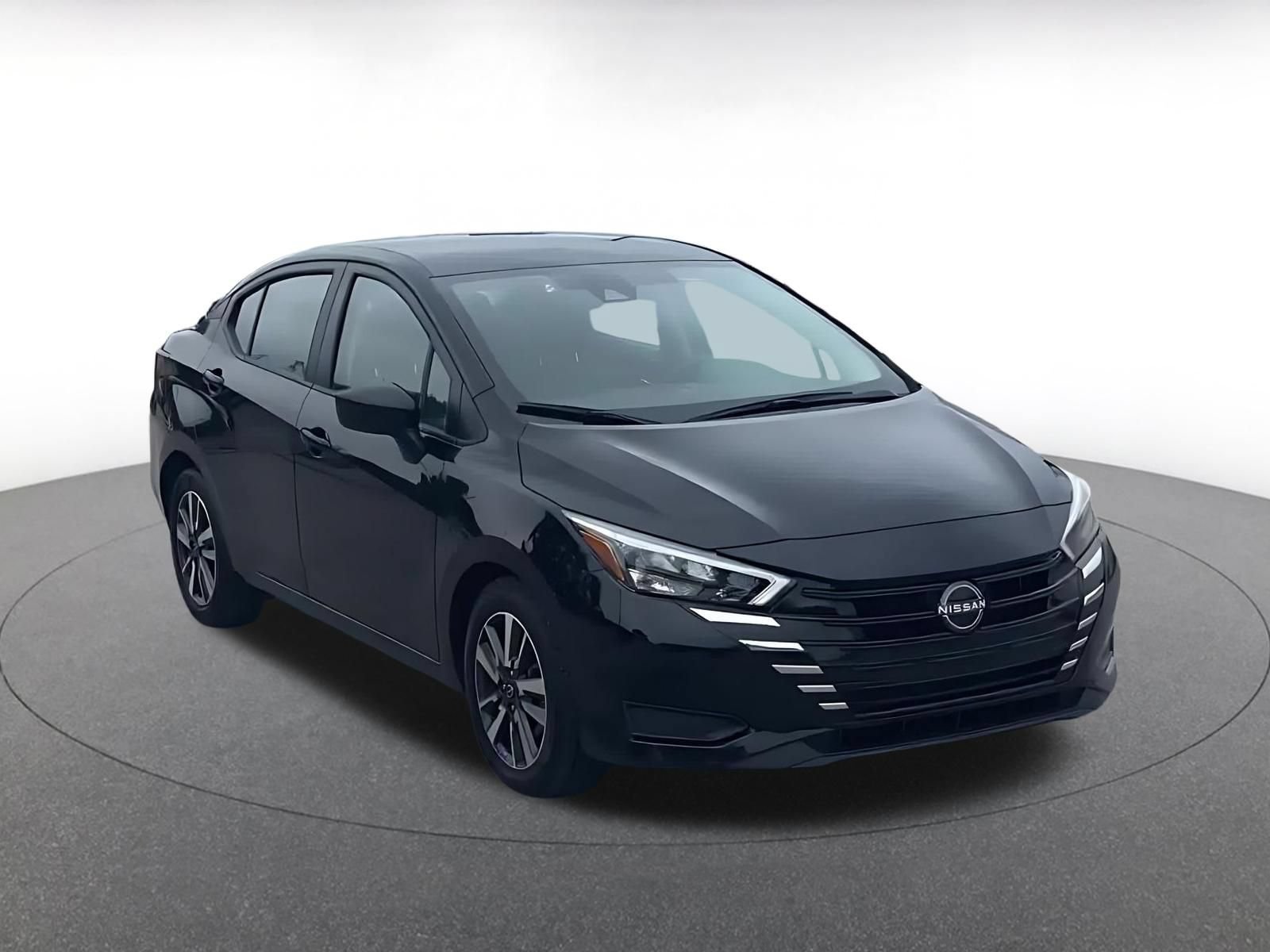 Used 2025 Nissan Versa SV FWD image 3