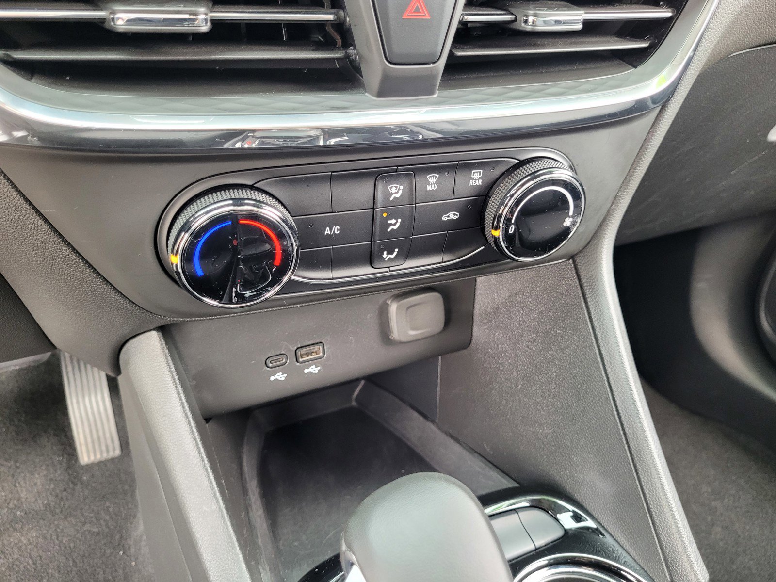 Used 2025 Buick Encore GX Preferred image 19