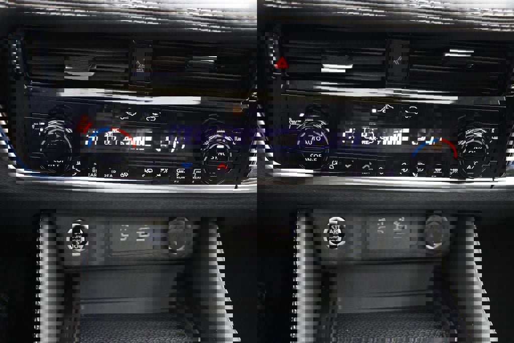 Used 2023 Nissan Rogue SL w/ SL Premium Package image 24