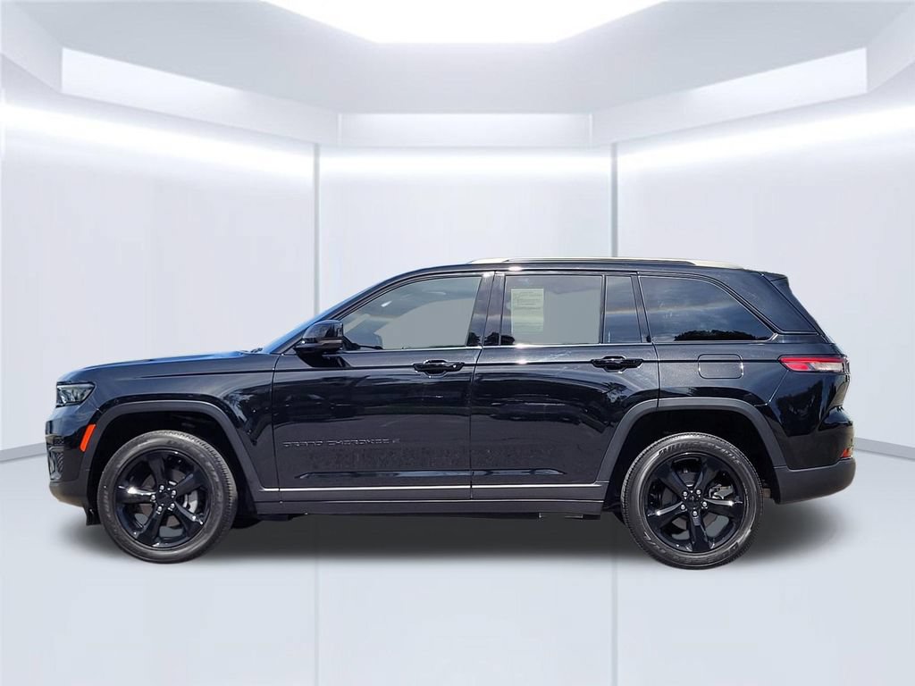 Used 2023 Jeep Grand Cherokee Altitude AWD/4WD image 8