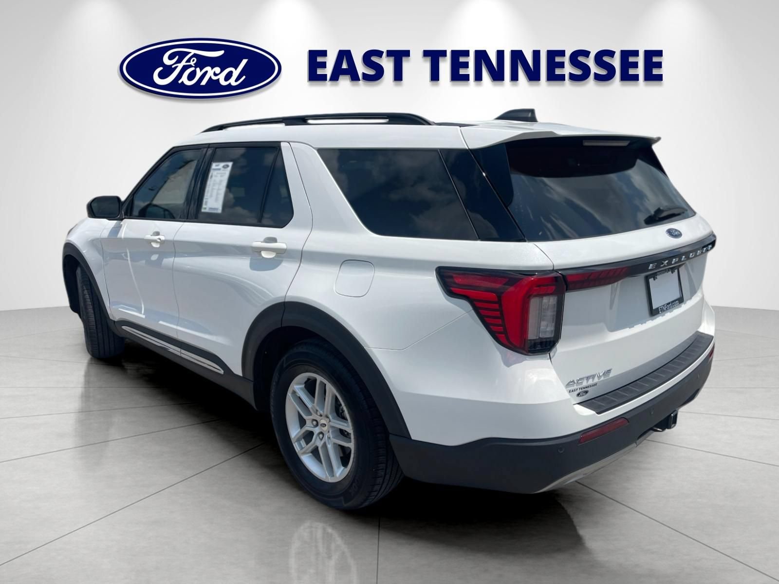 Used 2025 Ford Explorer Active w/ Active Comfort Package RWD image 5