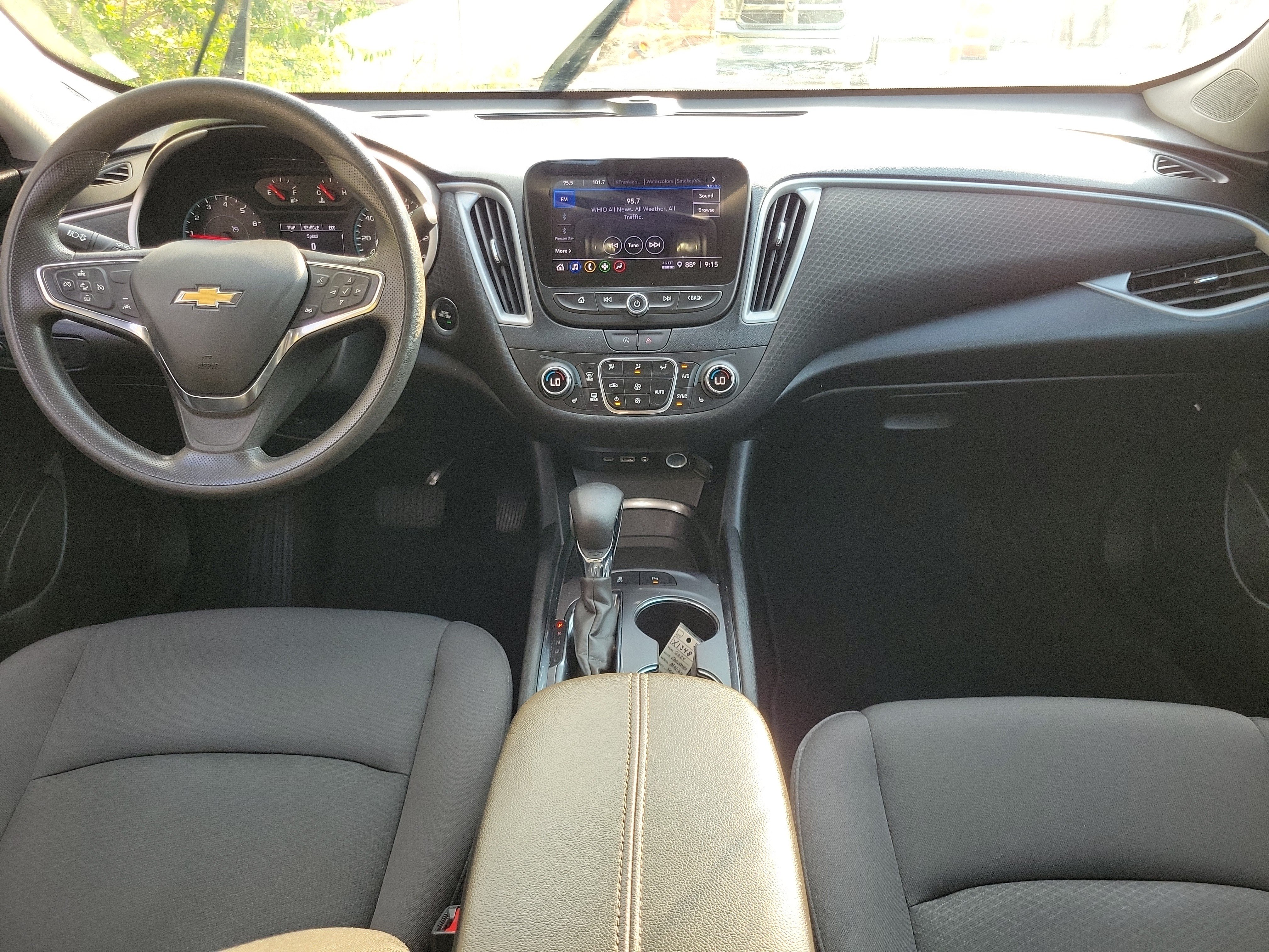 Used 2024 Chevrolet Malibu LT FWD image 9