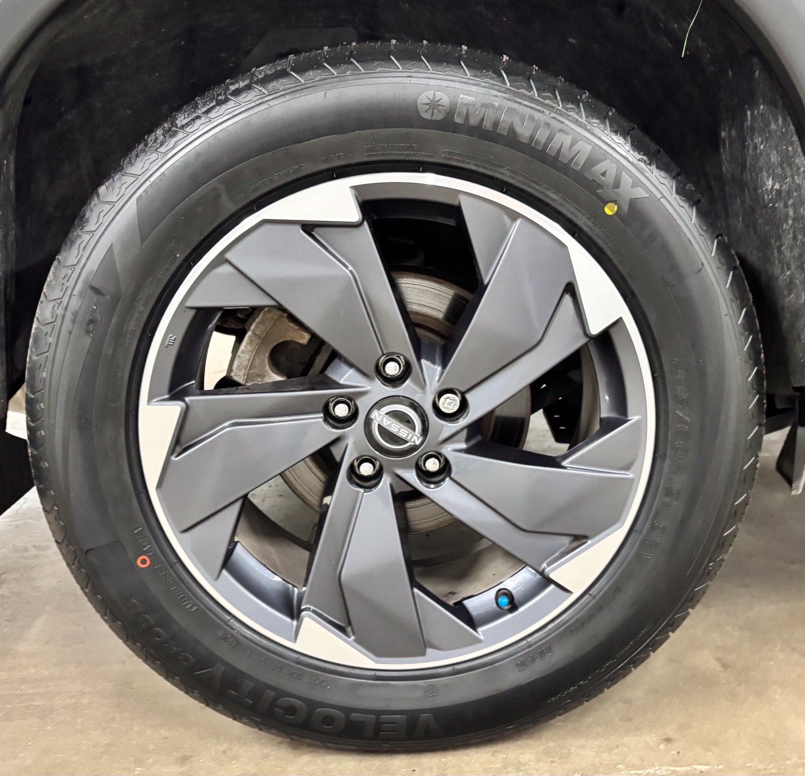 Used 2024 Nissan Rogue SV w/ SV Premium Package FWD image 8