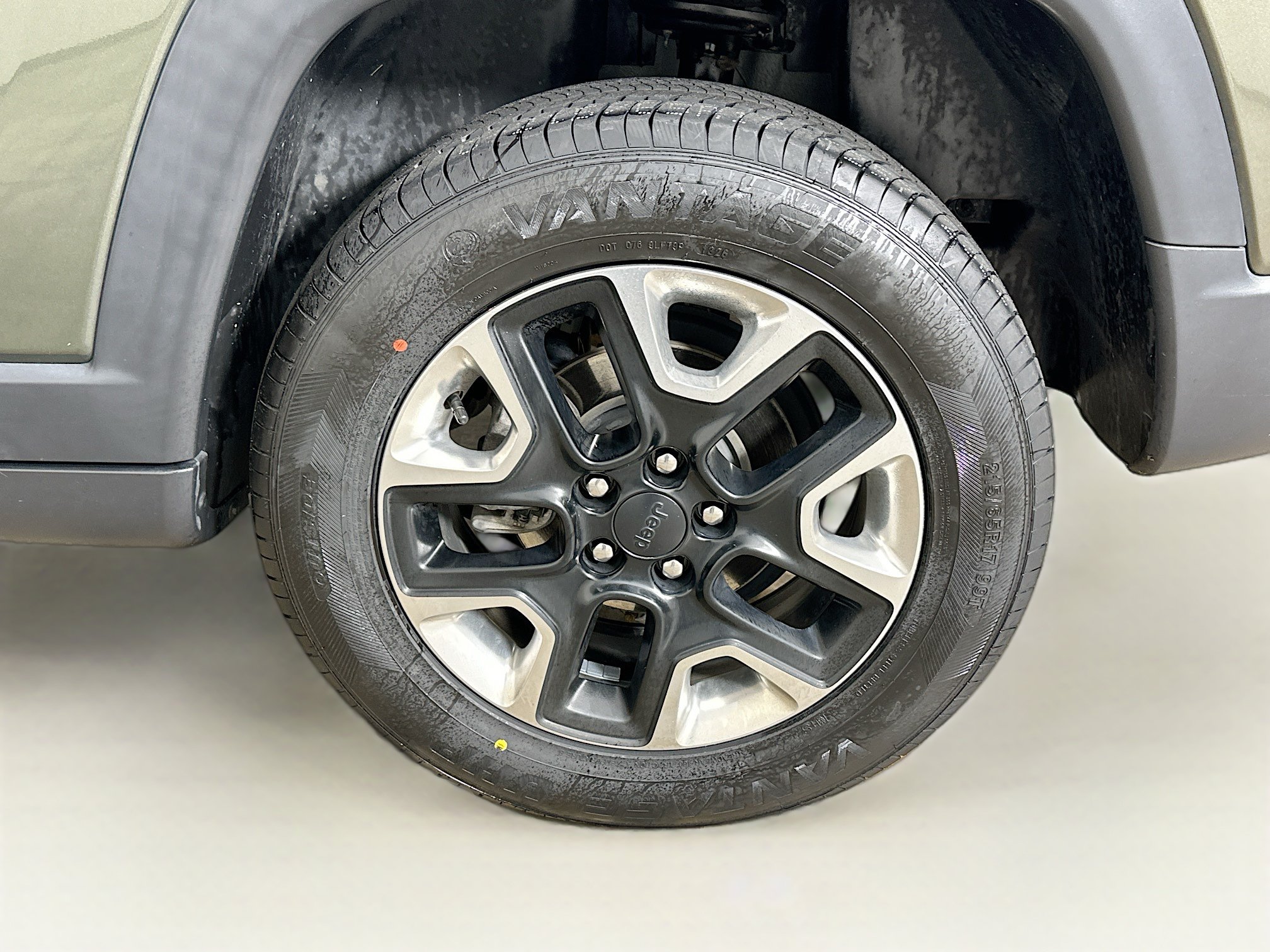 Used 2018 Jeep Compass Trailhawk w/ Navigation Group AWD/4WD image 11