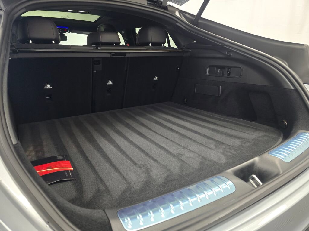 Used 2025 Mercedes-Benz GLC 43 AMG 4MATIC Coupe image 21