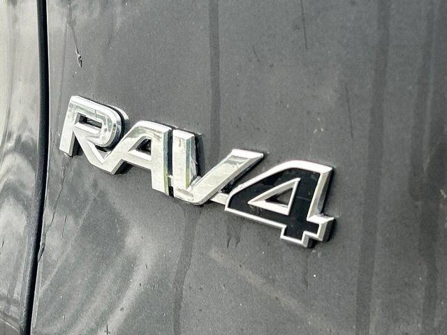 Used 2025 Toyota RAV4 XLE AWD/4WD image 13