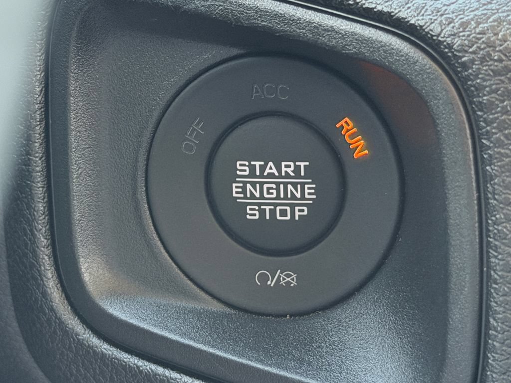 Used 2026 Jeep Gladiator Sport AWD/4WD image 17