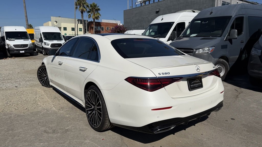 Used 2022 Mercedes-Benz S 580 4MATIC Sedan w/ AMG Line Package image 9