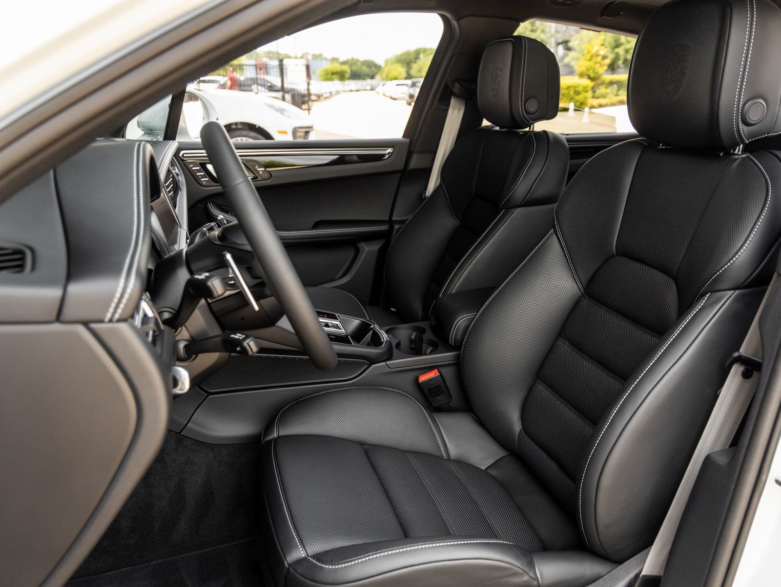 New 2026 Porsche Macan S AWD/4WD image 5