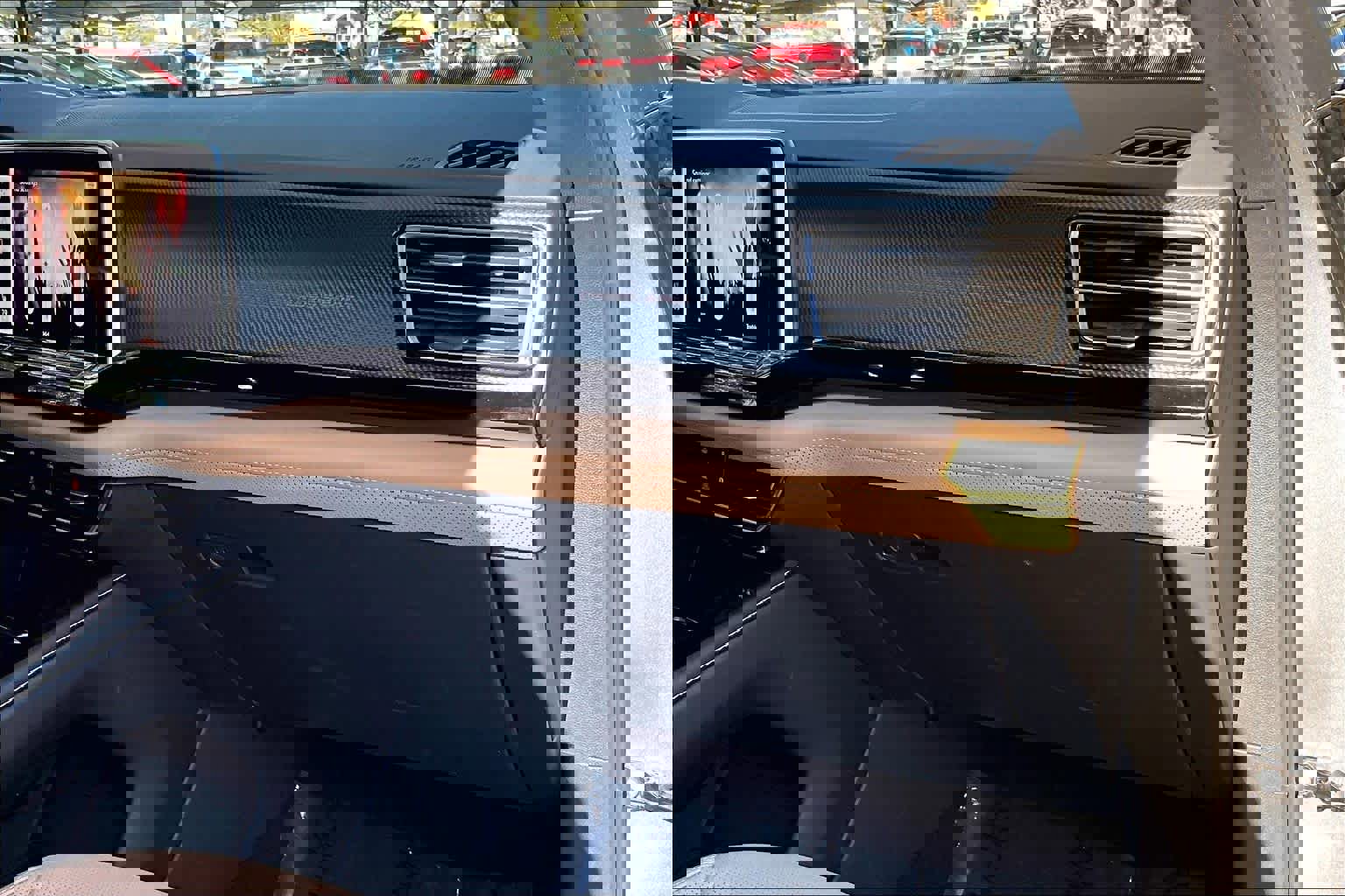 Used 2024 Volkswagen Atlas Cross Sport SEL R-Line image 18