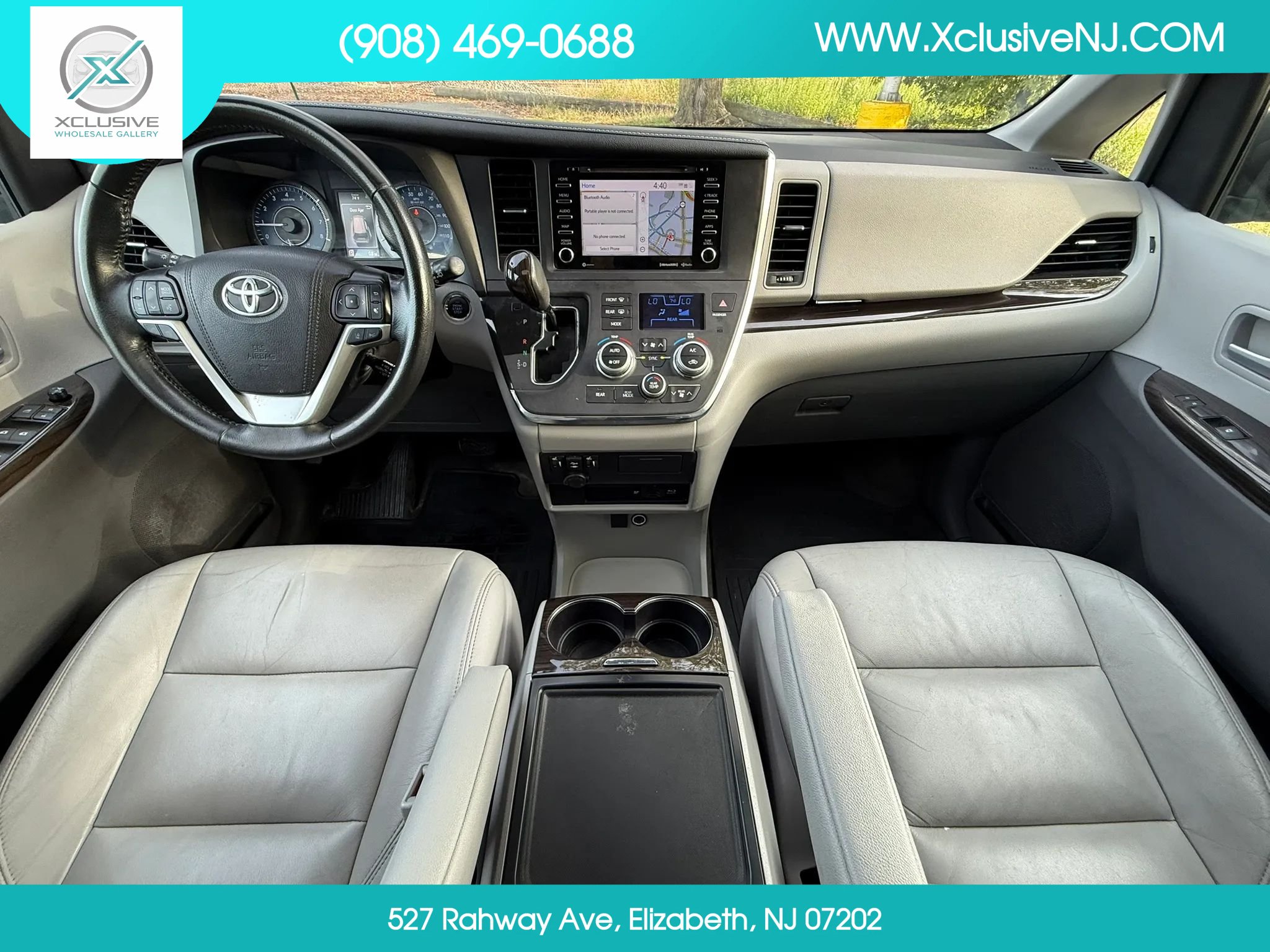 Used 2019 Toyota Sienna XLE Premium w/ Carpet Mat Package FWD image 24