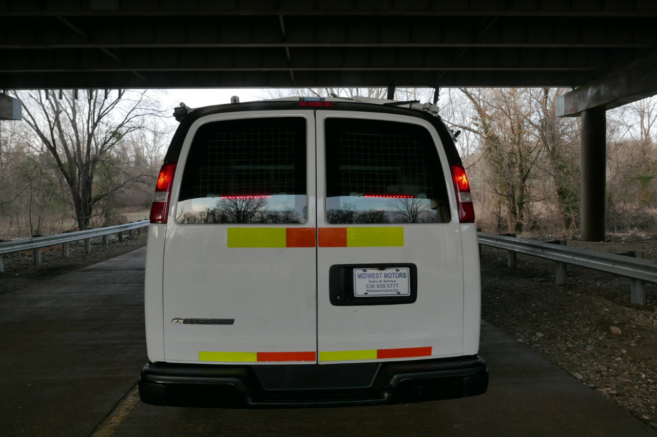 Used 2018 Chevrolet Express 2500 w/ Driver Convenience Package image 31