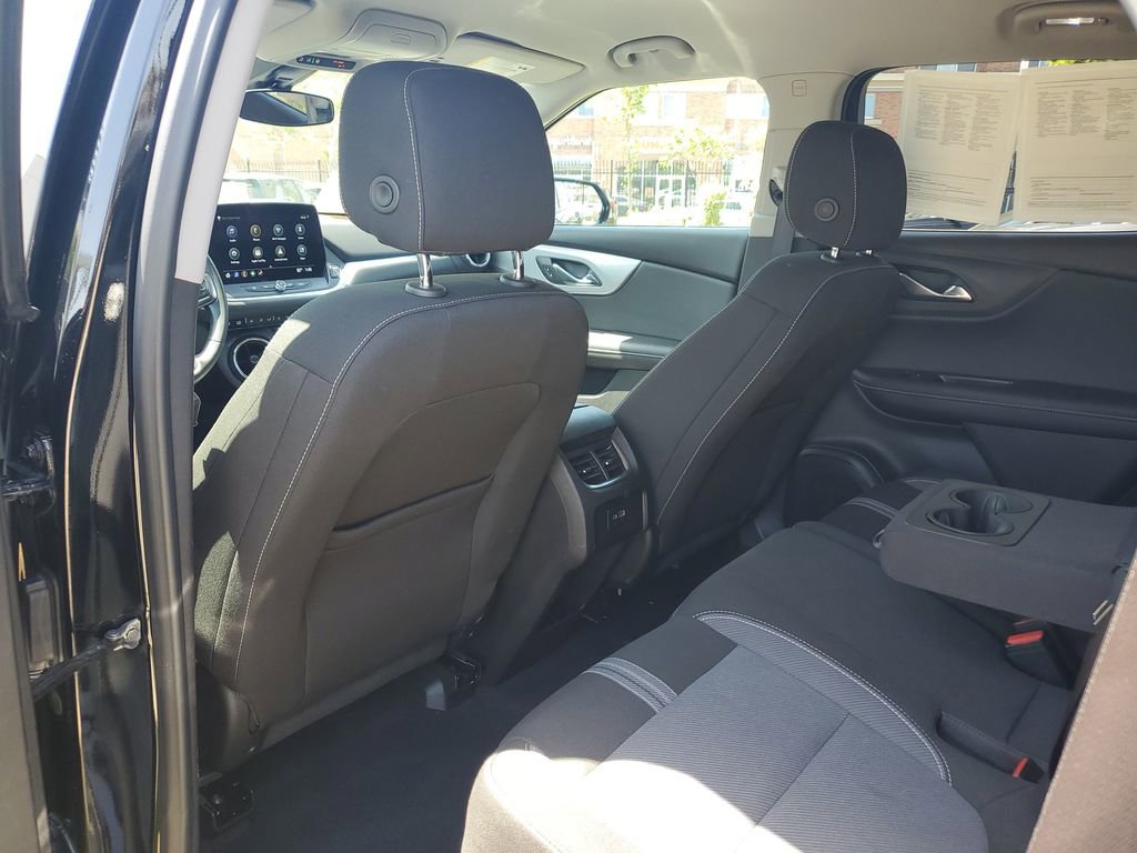 Used 2025 Chevrolet Blazer LT FWD image 14
