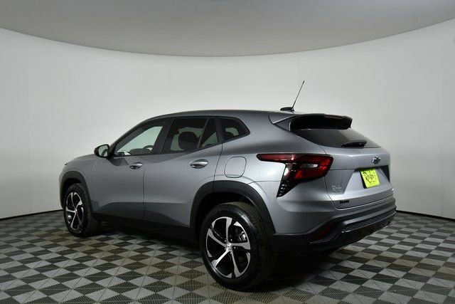 Used 2025 Chevrolet Trax RS w/ Driver Confidence Package image 14