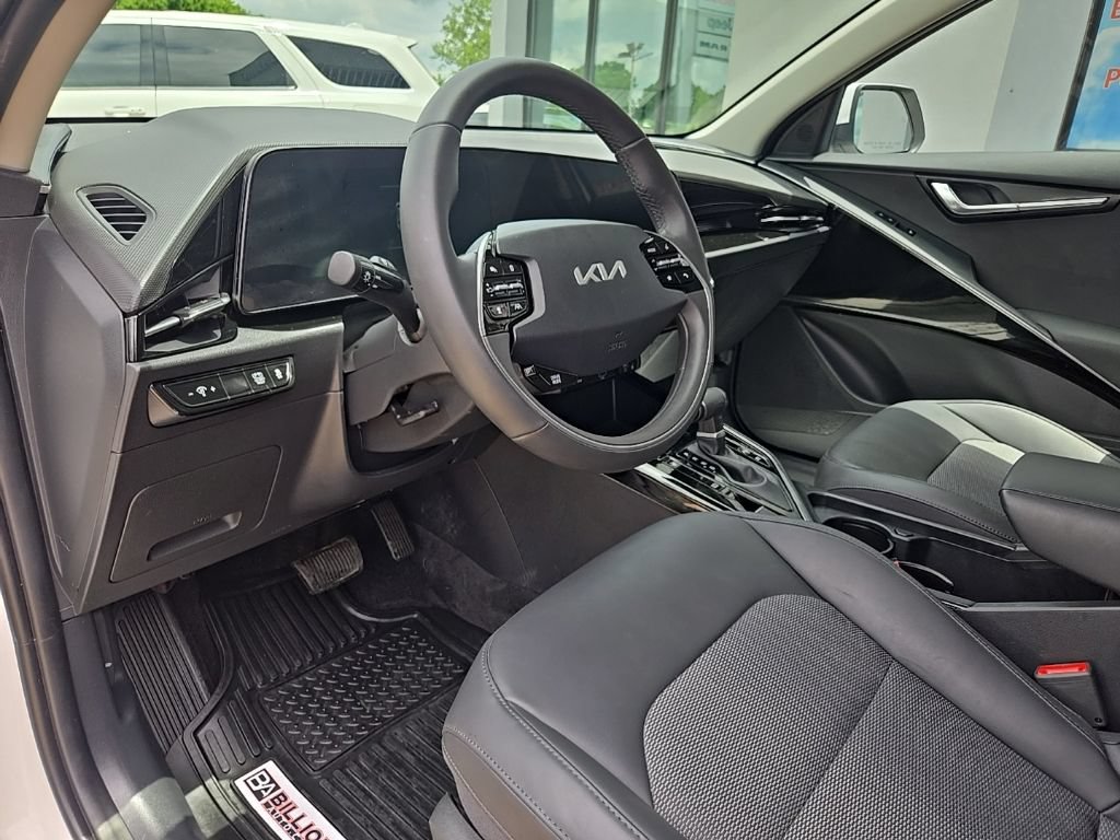 Used 2024 Kia Niro EX FWD image 35