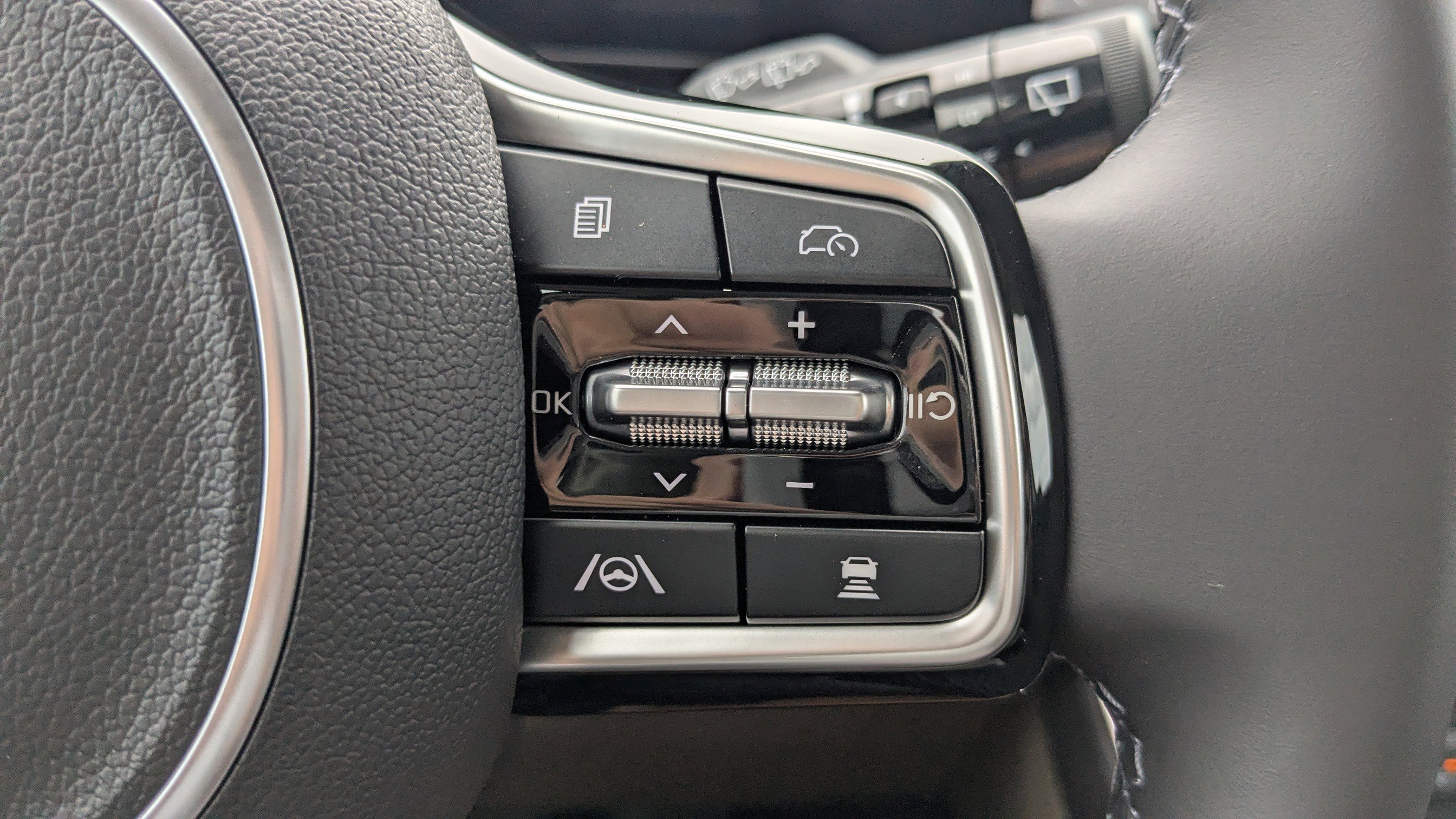 New 2026 Kia Carnival SX image 32
