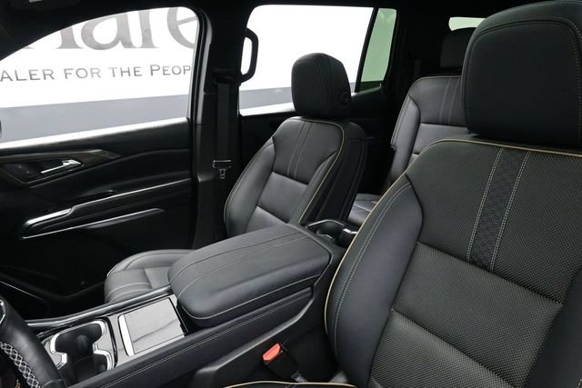 Used 2025 Chevrolet Traverse High Country w/ LPO, Floor Liner Package FWD image 16
