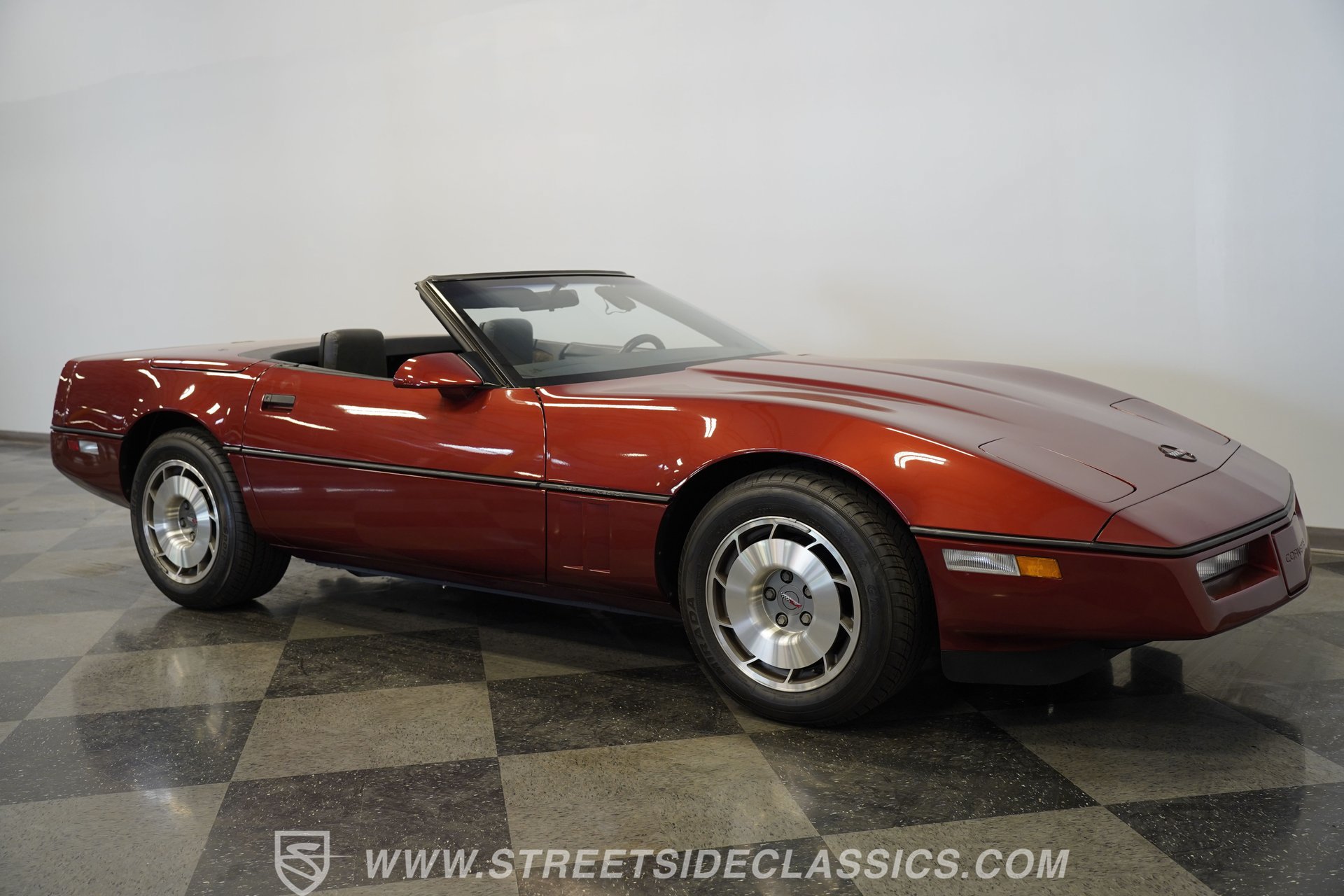 Used 1987 Chevrolet Corvette Convertible RWD image 16