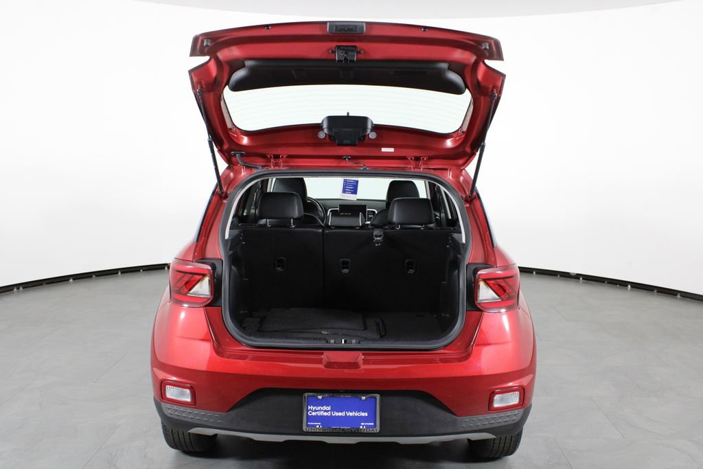 Certified 2023 Hyundai Venue Limited FWD image 17