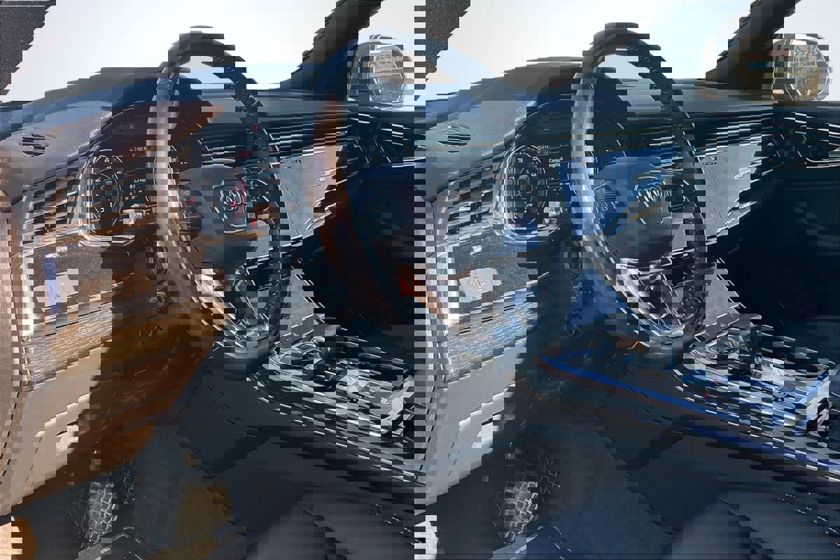 Used 2019 Audi Q8 Premium image 14