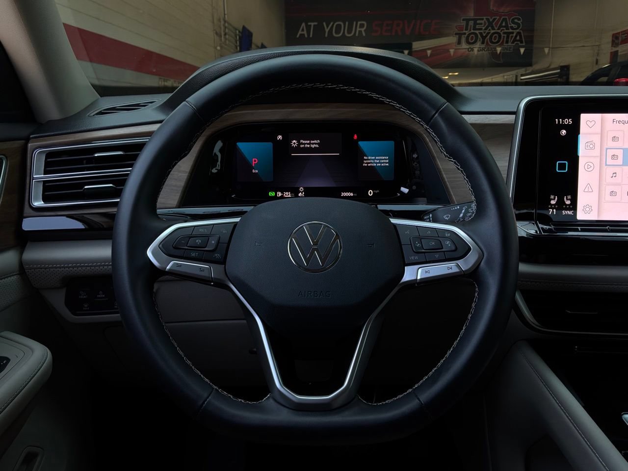 Used 2026 Volkswagen Atlas SE FWD image 42