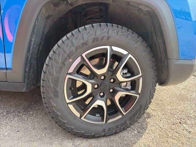 Used 2024 Jeep Compass Trailhawk image 10