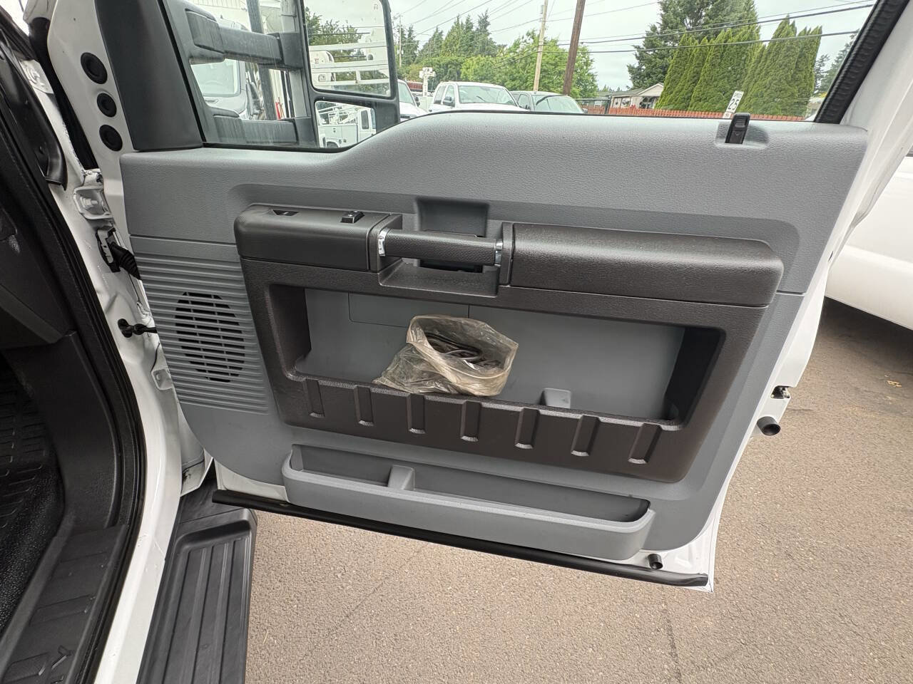 Used 2016 Ford F550 4x4 Regular Cab Super Duty image 16