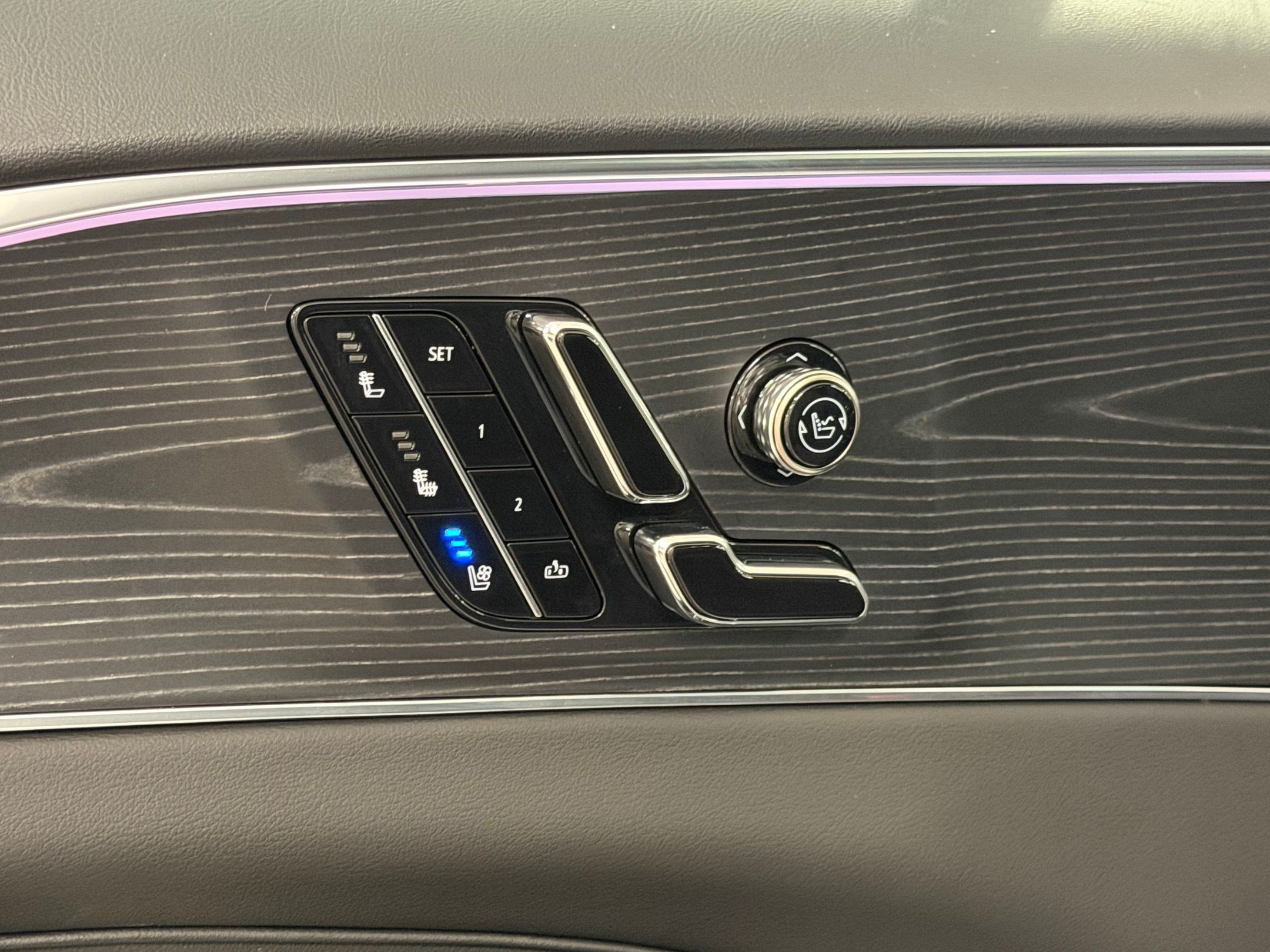 Certified 2024 Cadillac Lyriq Luxury RWD image 28