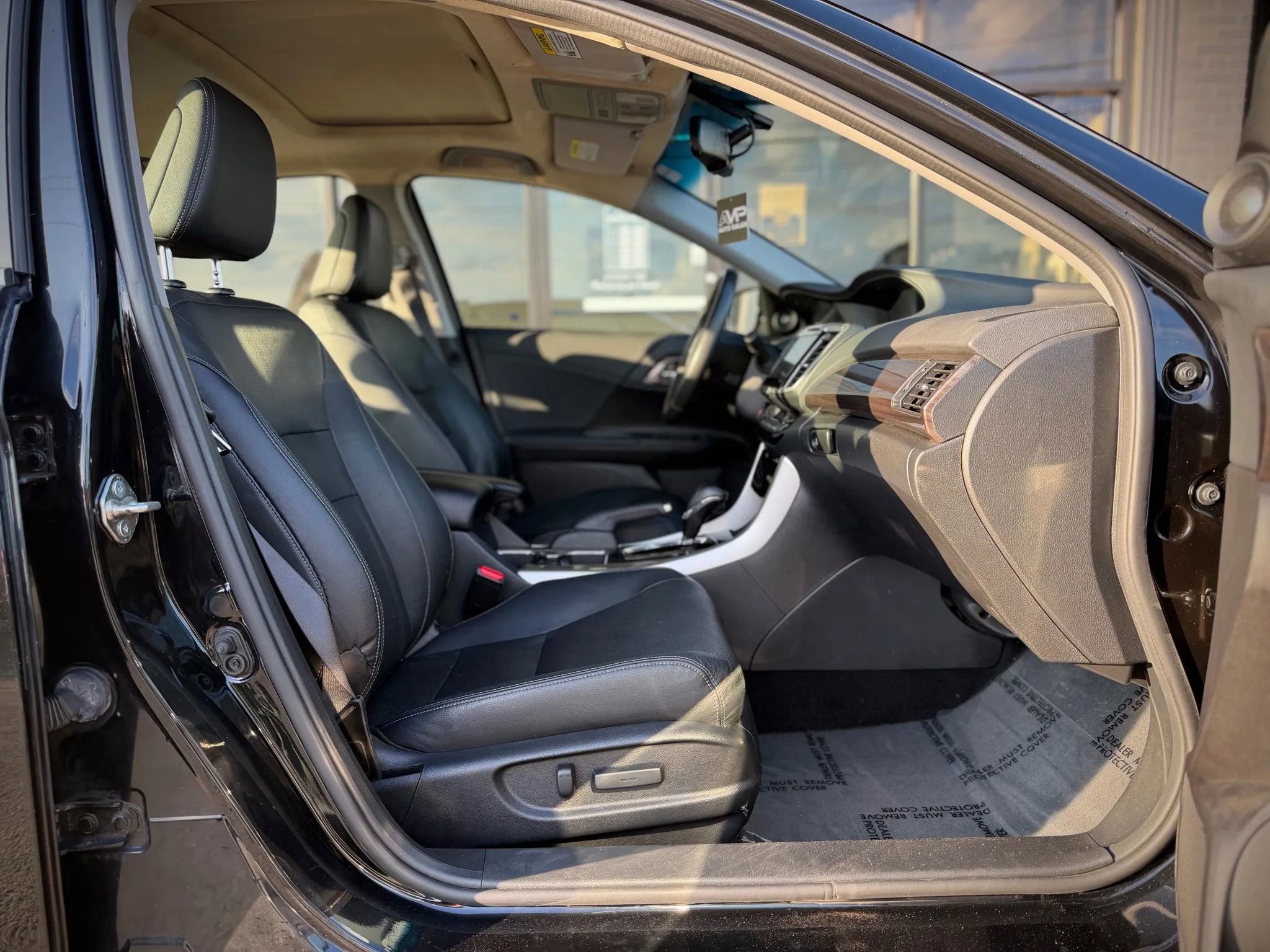 Used 2017 Honda Accord EX-L image 19