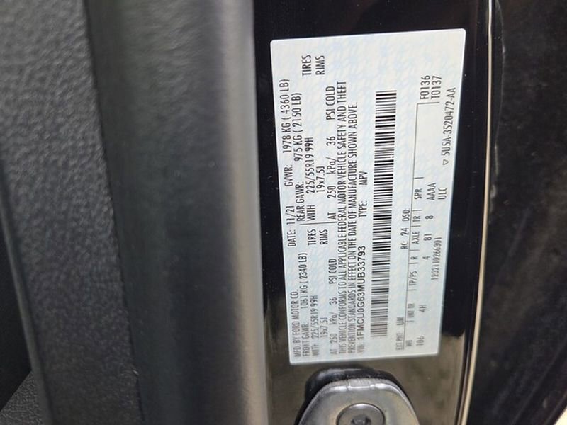 Certified 2021 Ford Escape SE w/ SE Sport Appearance Package FWD image 7