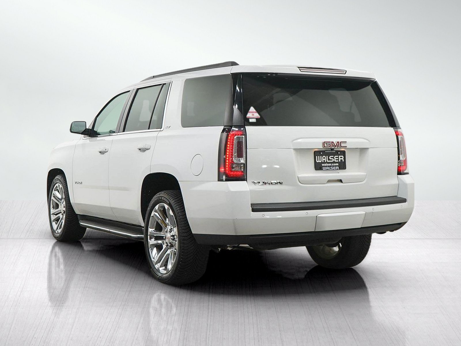 Used 2018 GMC Yukon SLT w/ Open Road Package AWD/4WD image 3